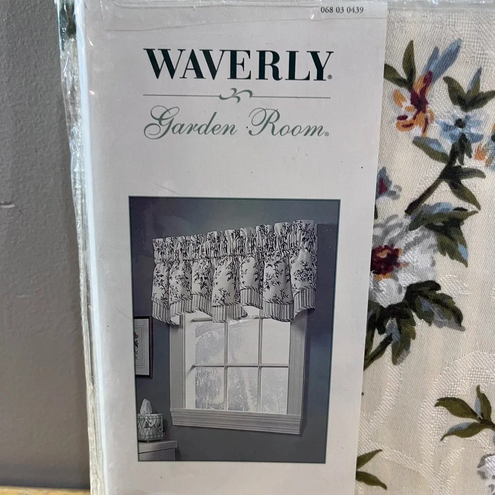 Waverly Garden Room Carolina Gardens Triple Scoop Double Layer Valance 72x18 Vtg